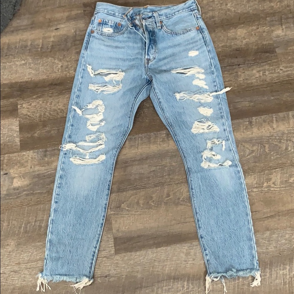 Levi’s 501 distressed skinny